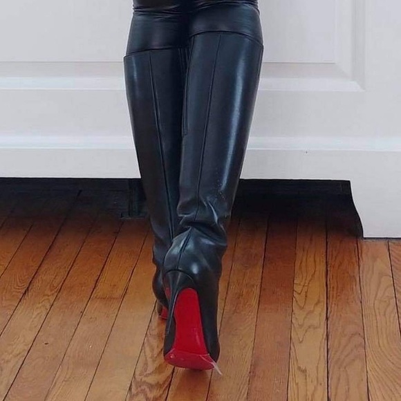 Christian Louboutin ELOISE BOTTA Size 37 Like New - Picture 2 of 7